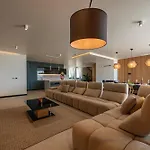Hera Zadarvillas 扎达尔