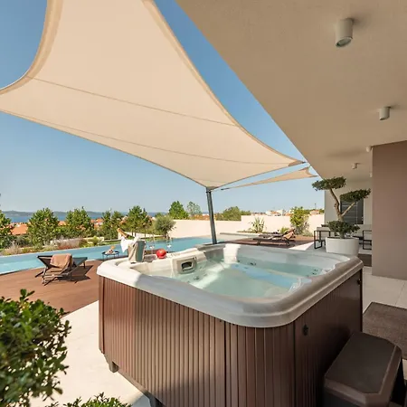 Hera Zadarvillas * زادار