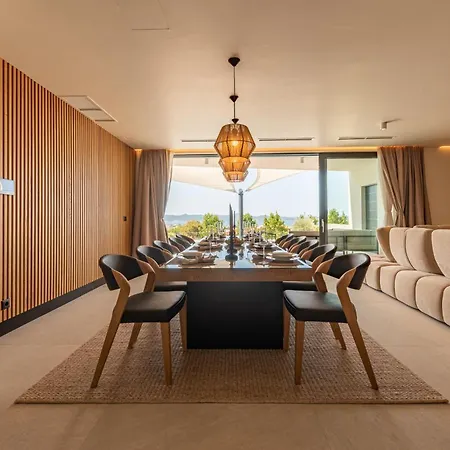 Hera Zadarvillas فيلة