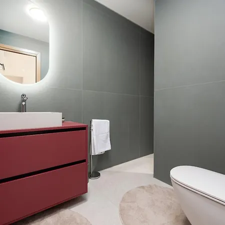 فيلة Hera Zadarvillas *