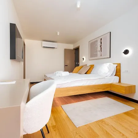 Hera Zadarvillas * زادار