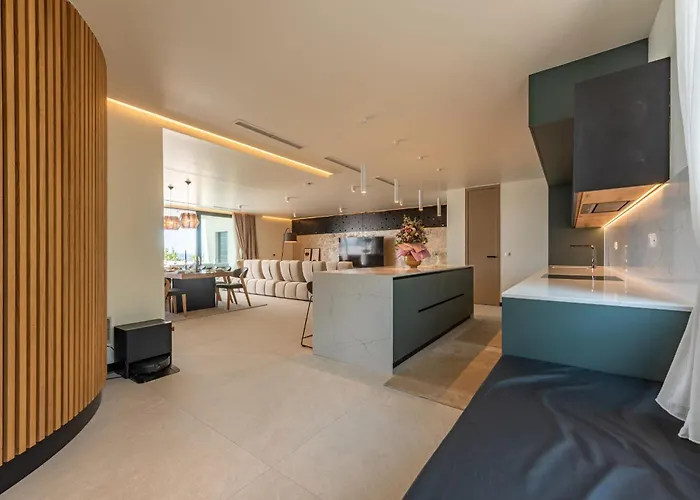 فيلة Hera Zadarvillas