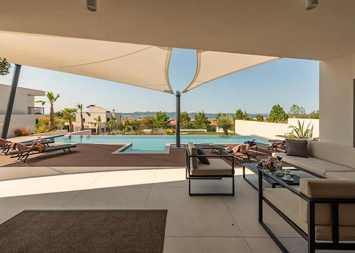 فيلة Hera Zadarvillas زادار